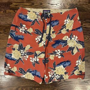 Patagonia wavefarer‎ board shorts swim trunks floral pattern size 34 unlined